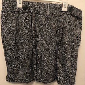 Black/White shorts by Robert Louis